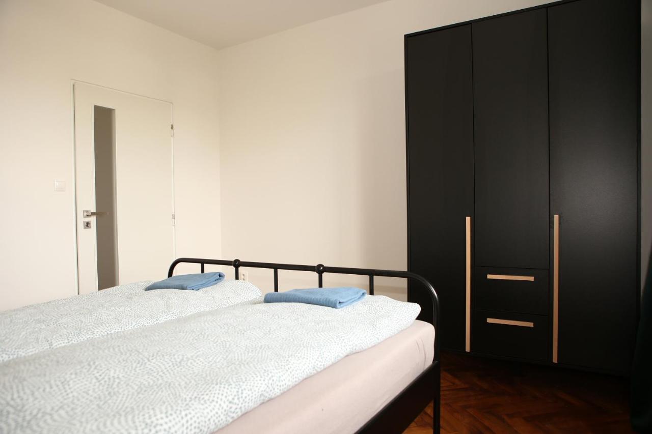New Colorful Apartment With Big Balcony Братислава Экстерьер фото