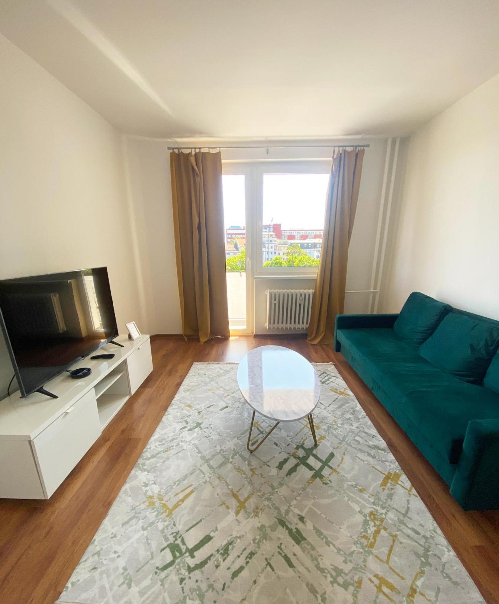 New Colorful Apartment With Big Balcony Братислава Экстерьер фото